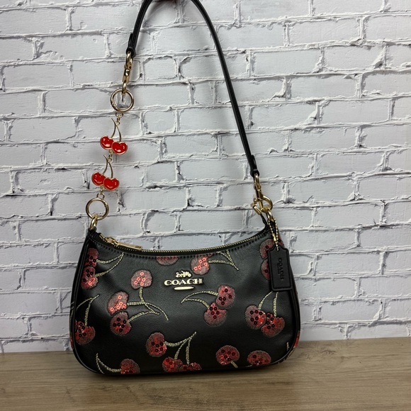 NWT Coach Teri Shoulder Bag With Cherry Print CCZ16 Gold/Black - Picture 3 of 16